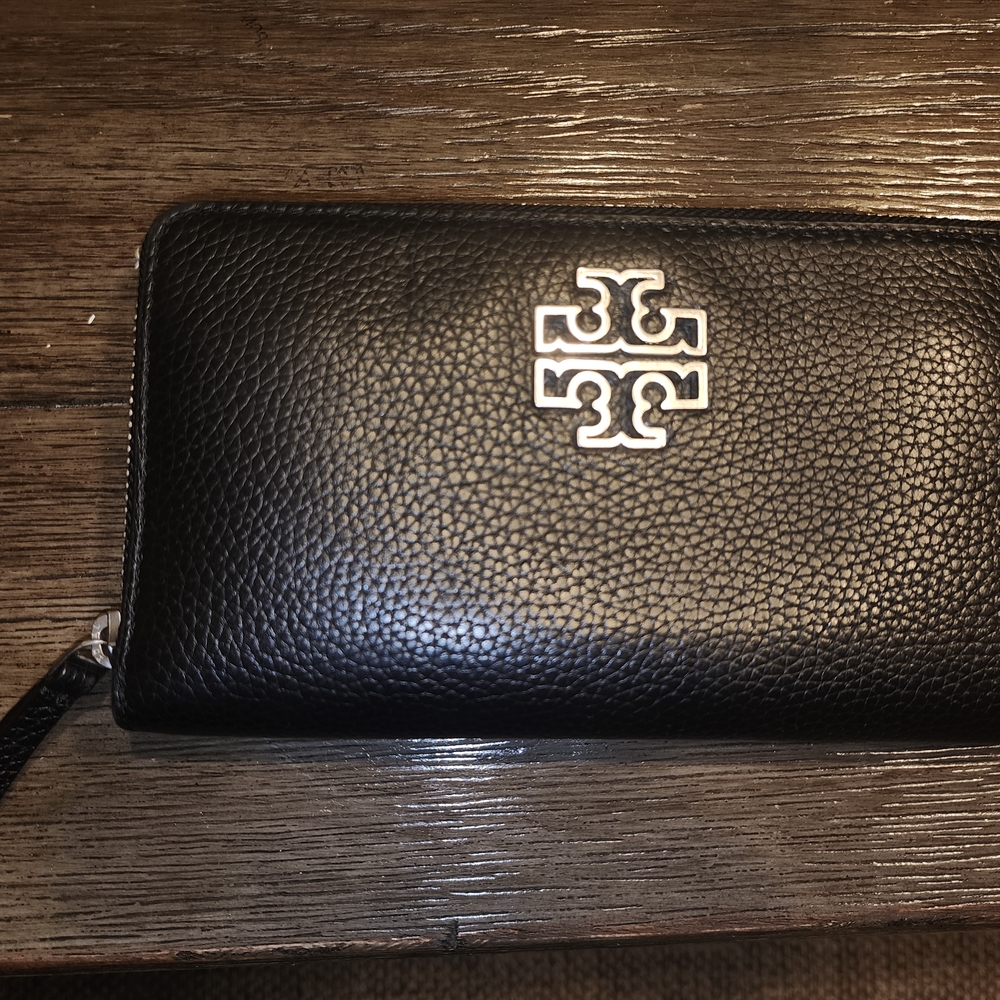 Tory Burch Black Leather Wallet